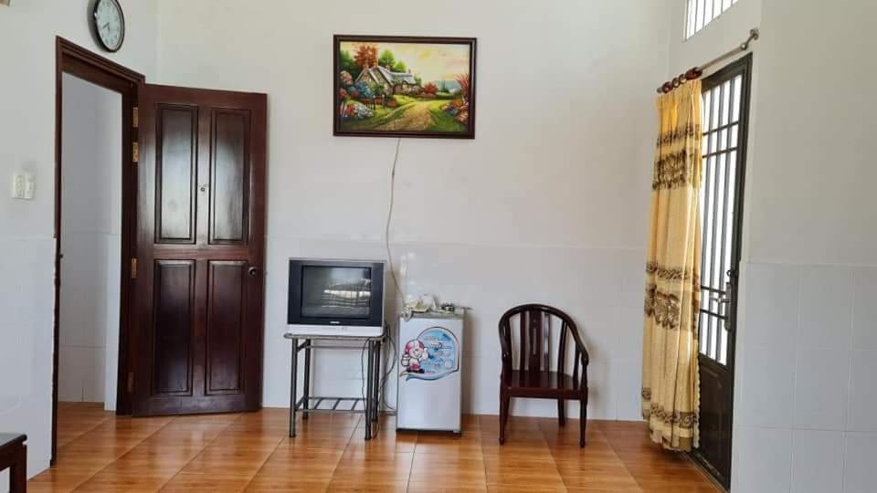 Khach San Tien Phat Ca Mau Bagian luar foto